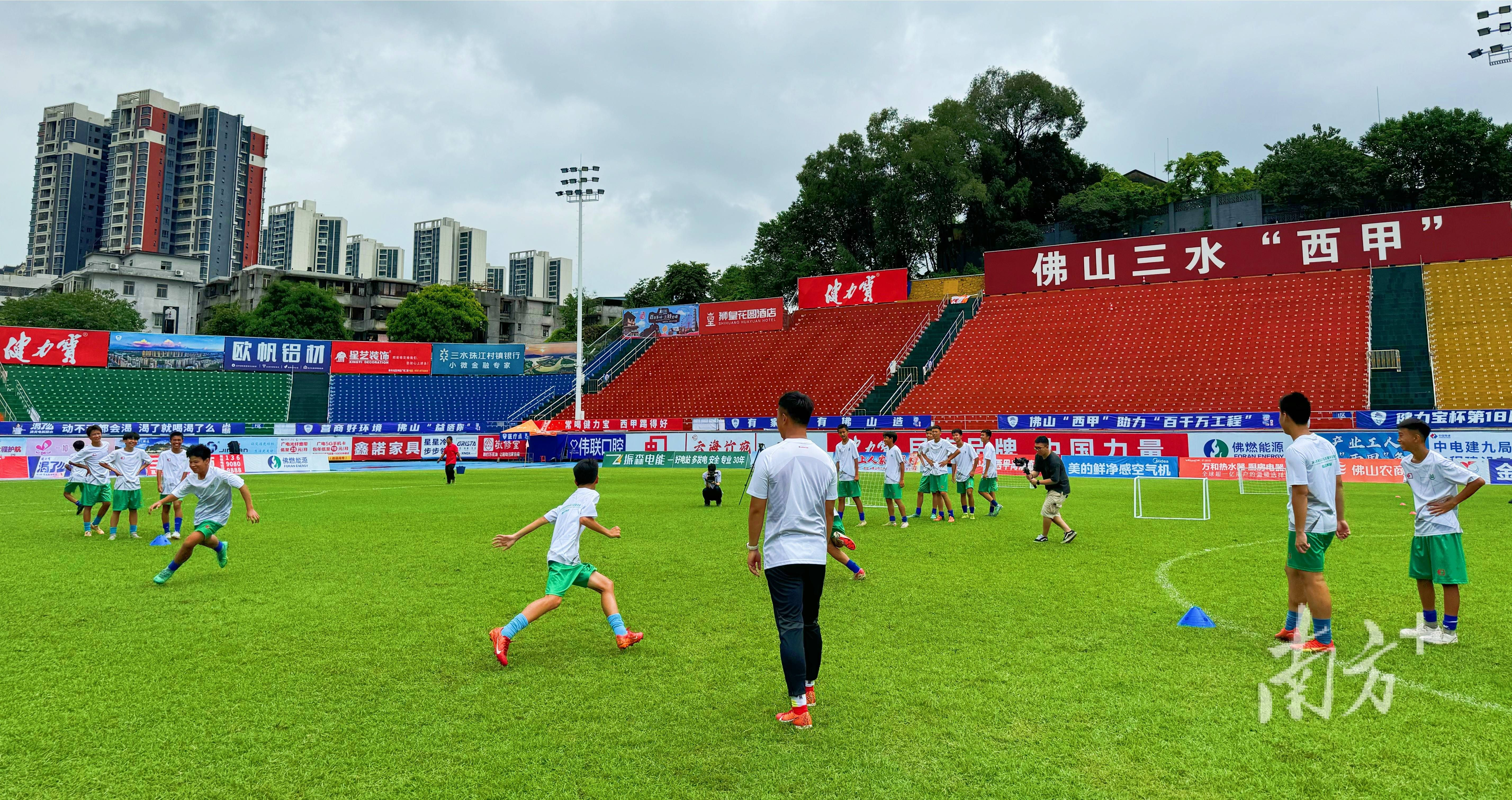 全国青少年足球特色学校建设步伐加快，青训体系逐步完善的简单介绍