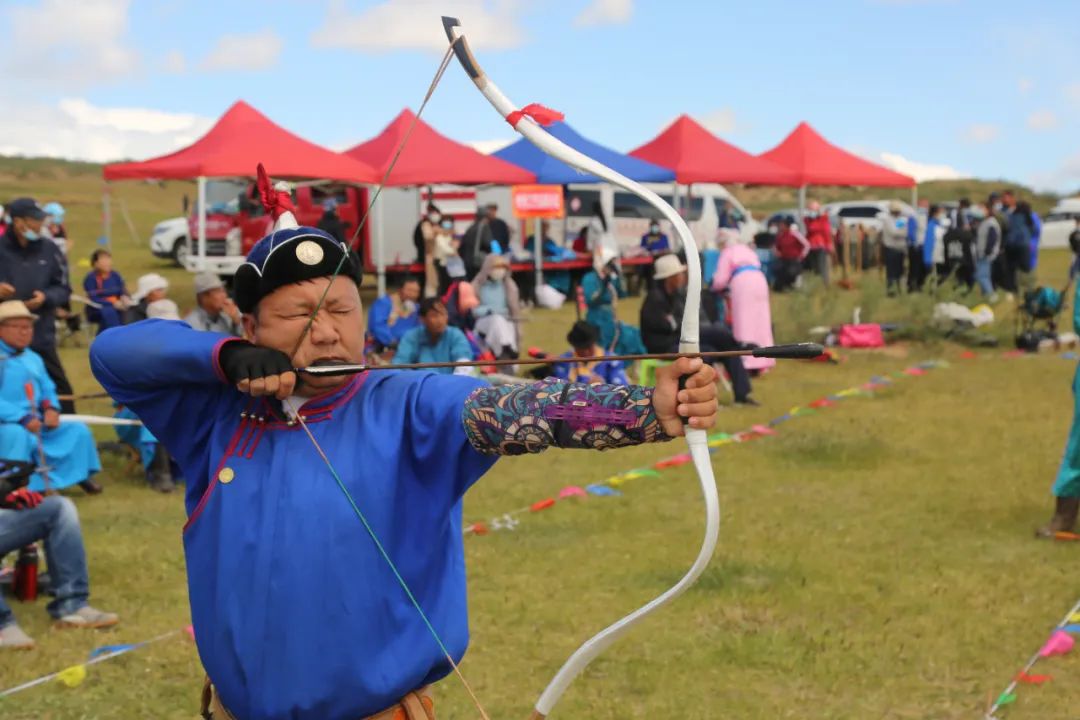 传统民族射箭比赛，技艺与文化的精彩结合