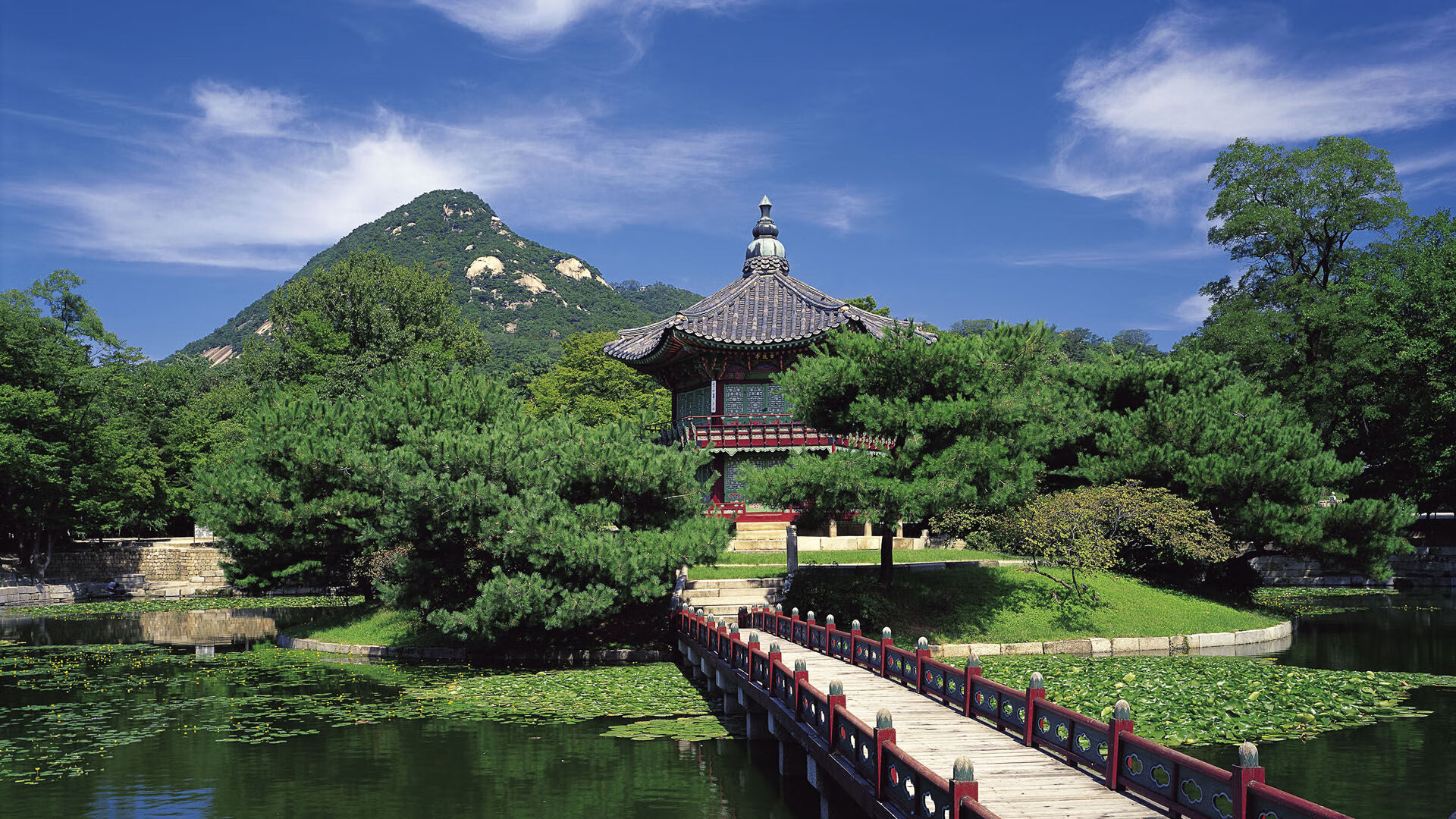 世界花样滑冰团体赛，中国队历史性闯入决赛，世界花样滑冰团体赛,中国队历史性闯入决赛的是谁